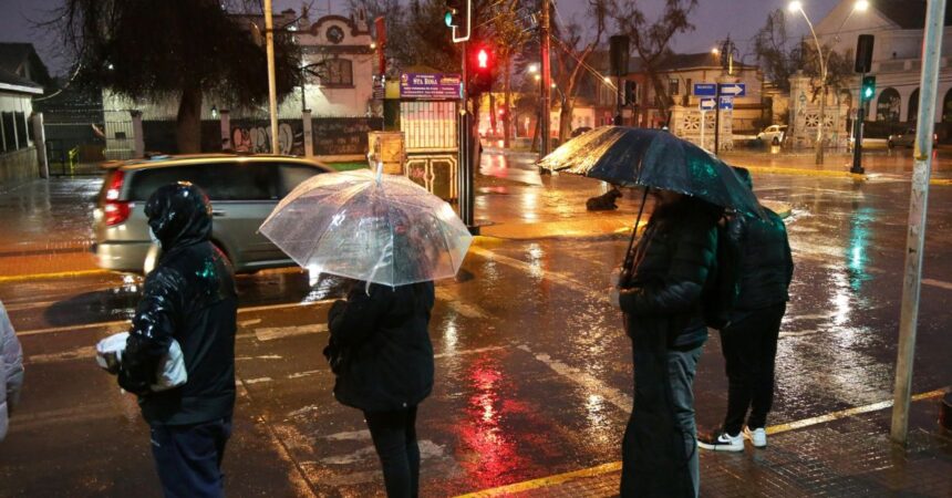 ¿Cuándo serán las lluvias más intensas y tormentas eléctricas en Santiago?