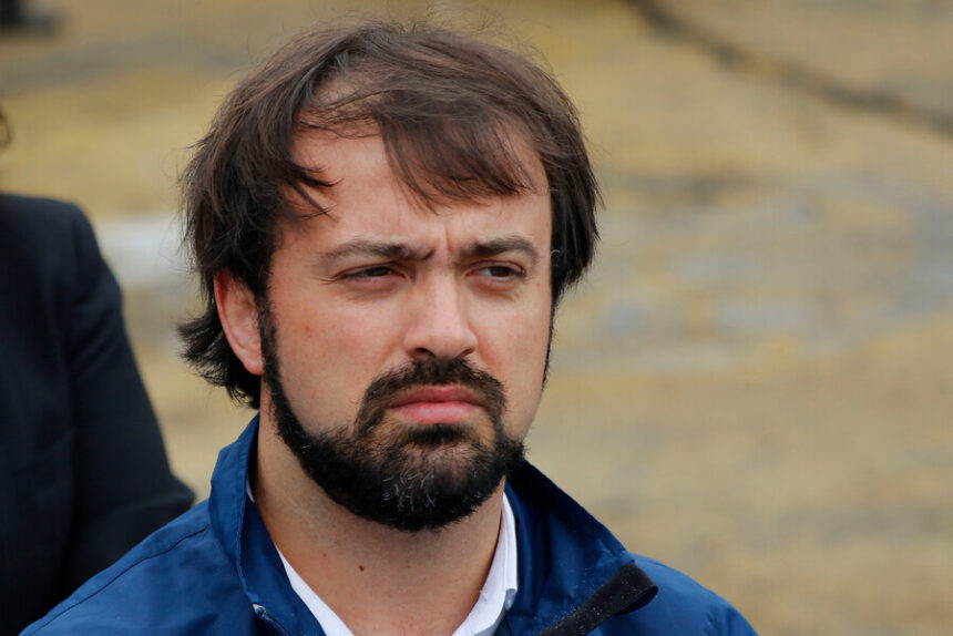 Suspensión de 30 días para el alcalde Jorge Sharp por irregularidades en la Cormuval