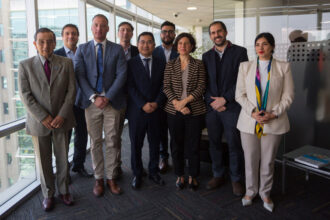 Autoridades se reúnen con Sinovac para avanzar en proyecto de planta de vacunas en Santiago