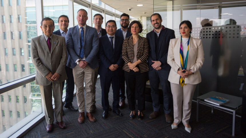 Autoridades se reúnen con Sinovac para avanzar en proyecto de planta de vacunas en Santiago