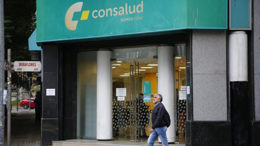 Isapres pierden más de 400.000 afiliados en un año