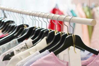 Conocida tienda venderá ropa por kilo desde $4.990