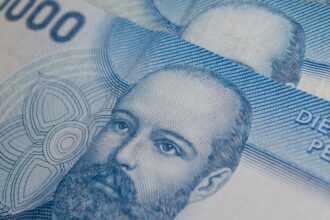 ¿Cómo puedes recibir los $11.000 mensuales por cuidar a tu hijo/a?