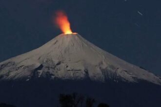 Alerta Amarilla en cuatro comunas por actividad del Volcán Villarrica: Monitoreo del Sernageomin