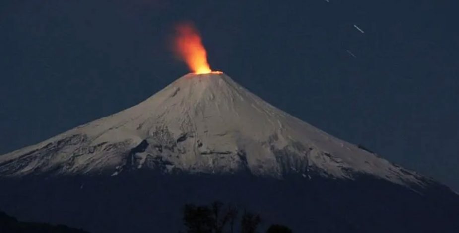 Alerta Amarilla en cuatro comunas por actividad del Volcán Villarrica: Monitoreo del Sernageomin