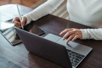 Cómo suspender el cobro del Crédito CAE: cesantía y postgrado