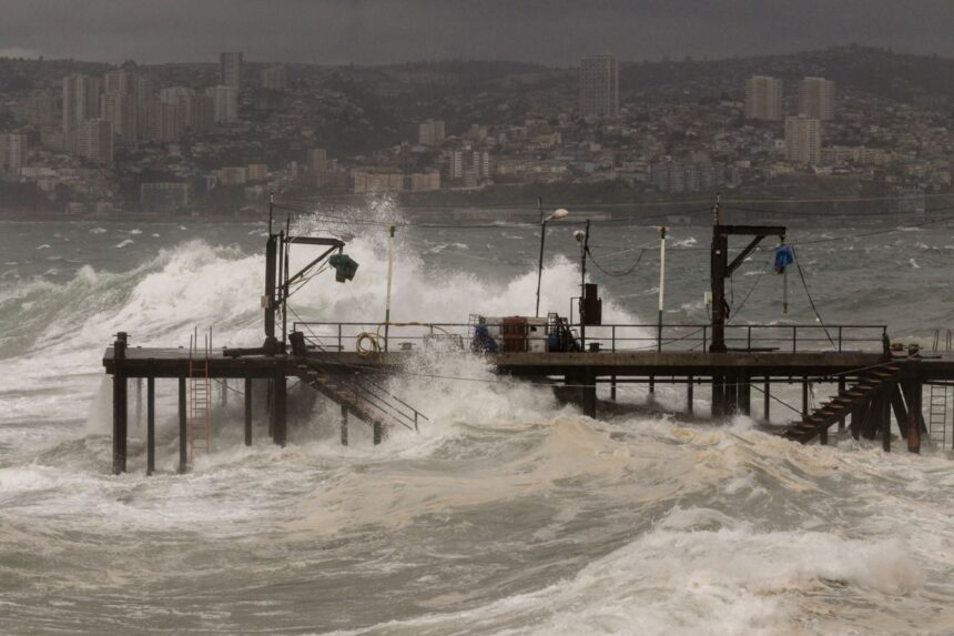 Alerta por marejadas anormales para gran parte de la costa del país