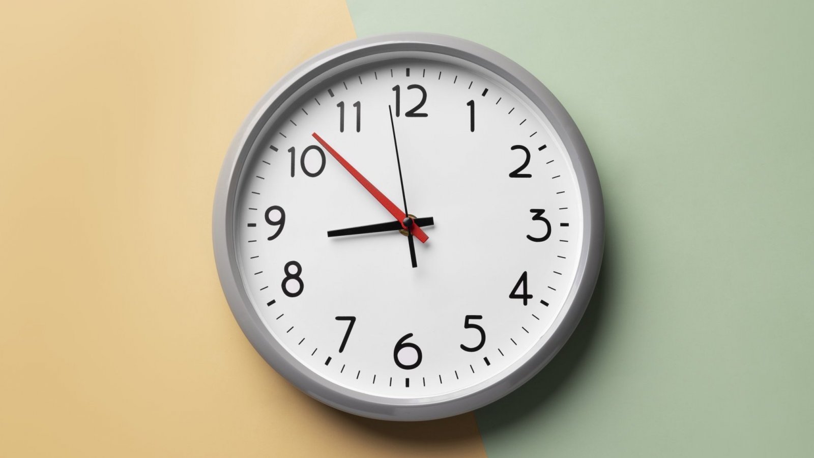 Comienza la cuenta regresiva para el cambio de hora en Chile Horario