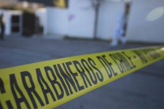 Investigan homicidio en estacionamiento de supermercado en Independencia