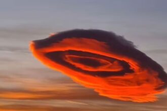 "Espectáculo único: observatorio registra avistamiento de nube lenticular en Antofagasta"