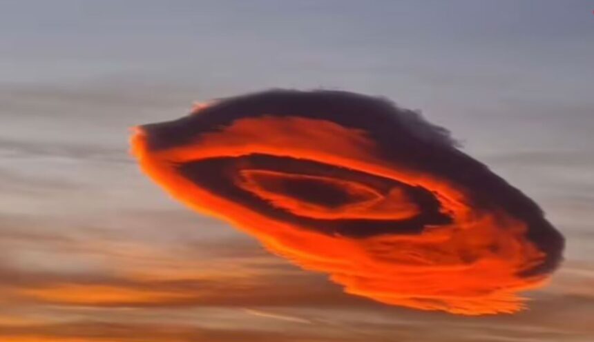 "Espectáculo único: observatorio registra avistamiento de nube lenticular en Antofagasta"