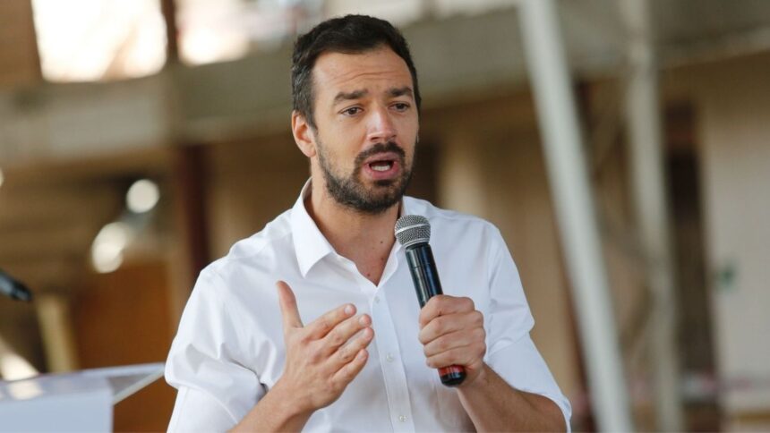 Alcalde de Maipú decepcionado por falta de extensión del Metro en sector poniente