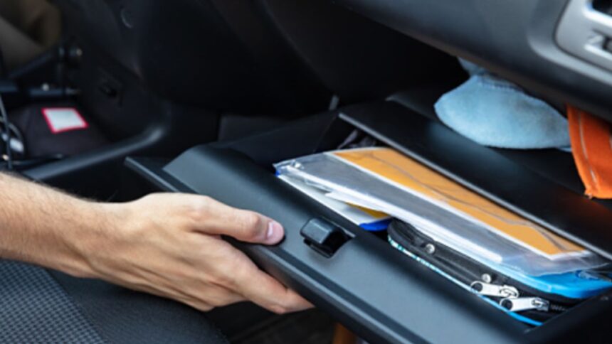 Conductor sin documentos llama a su suegra para entregarle los papeles del vehículo