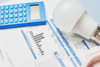 Tres alzas en la boleta de luz: Ahorro con ampolletas LED