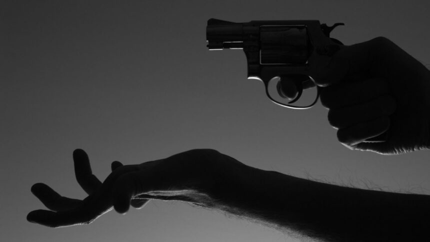 Carabinero frustra violento abordazo a disparos dejando a delincuentes en riesgo vital