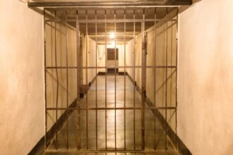 Vecinos del Barrio Yarur interponen recurso de protección contra construcción de cárcel