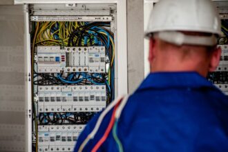 Presidente Boric denuncia grave inoperancia de empresas eléctricas y exige medidas instantáneas