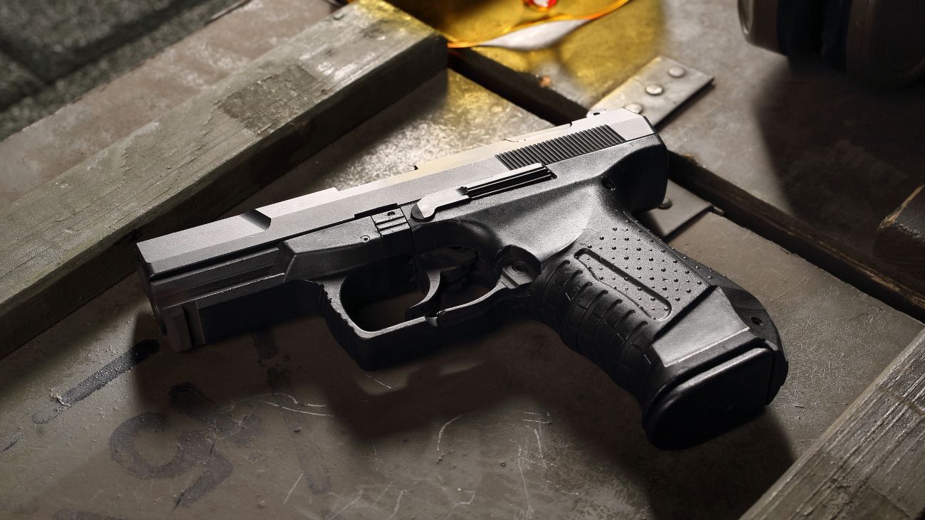 Desmantelan taller clandestino de armas y detienen adultos mayores Desmantelan taller clandestino de armas y detienen adultos mayores