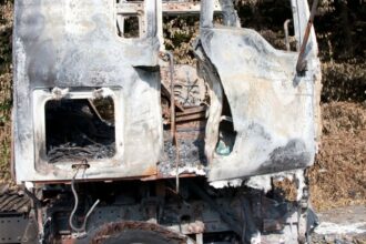 Camión en llamas: Incendio en la autopista Costanera Norte en Vitacura