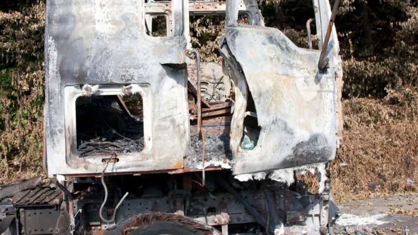 Camión en llamas: Incendio en la autopista Costanera Norte en Vitacura