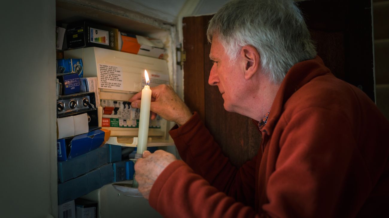 Corte de luz afecta a más de 58 mil hogares en Santiago Corte de luz afecta a más de 58 mil hogares en Santiago