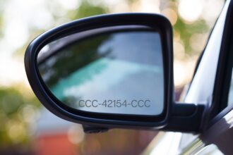 Plazo para grabar patentes en vehículos: multas y detalles del reglamento