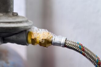 Fuga de gas en Puente Alto: Alcalde Codina toma medidas de seguridad en Villa El Alba