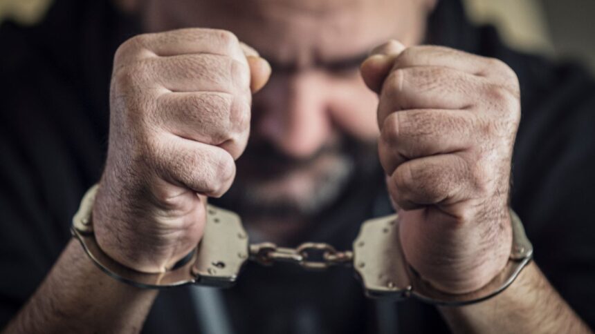 Sujetos condenados por sustracción de menor y amputación tras intento de engaño