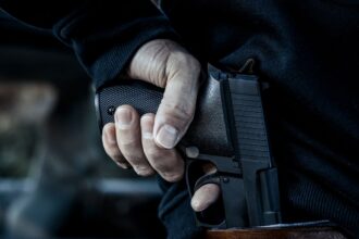 Hombre resulta herido de bala en fiesta de cumpleaños: investigación en curso