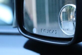 Reglamento final de ley obliga a grabar patentes en vehículos de Chile