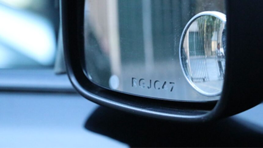 Reglamento final de ley obliga a grabar patentes en vehículos de Chile