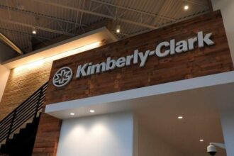 Confirmado cierre de la planta de Kimberly-Clark en Chile: impacto laboral y beneficios