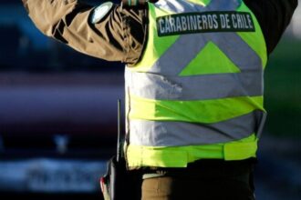 Hombre intenta evadir control policial y es detenido por portar drogas