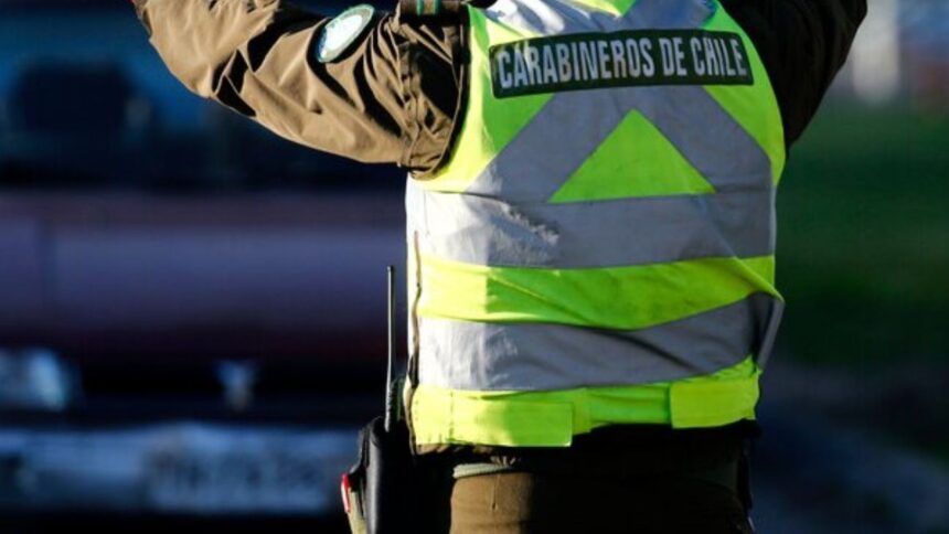 Hombre intenta evadir control policial y es detenido por portar drogas