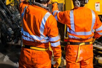 Huelga en Minera Escondida: Complejas negociaciones con pérdidas millonarias.