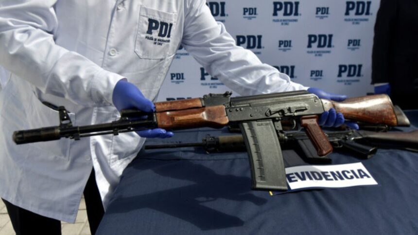 Desarticulan bandas criminales con armas de alto calibre en redes sociales