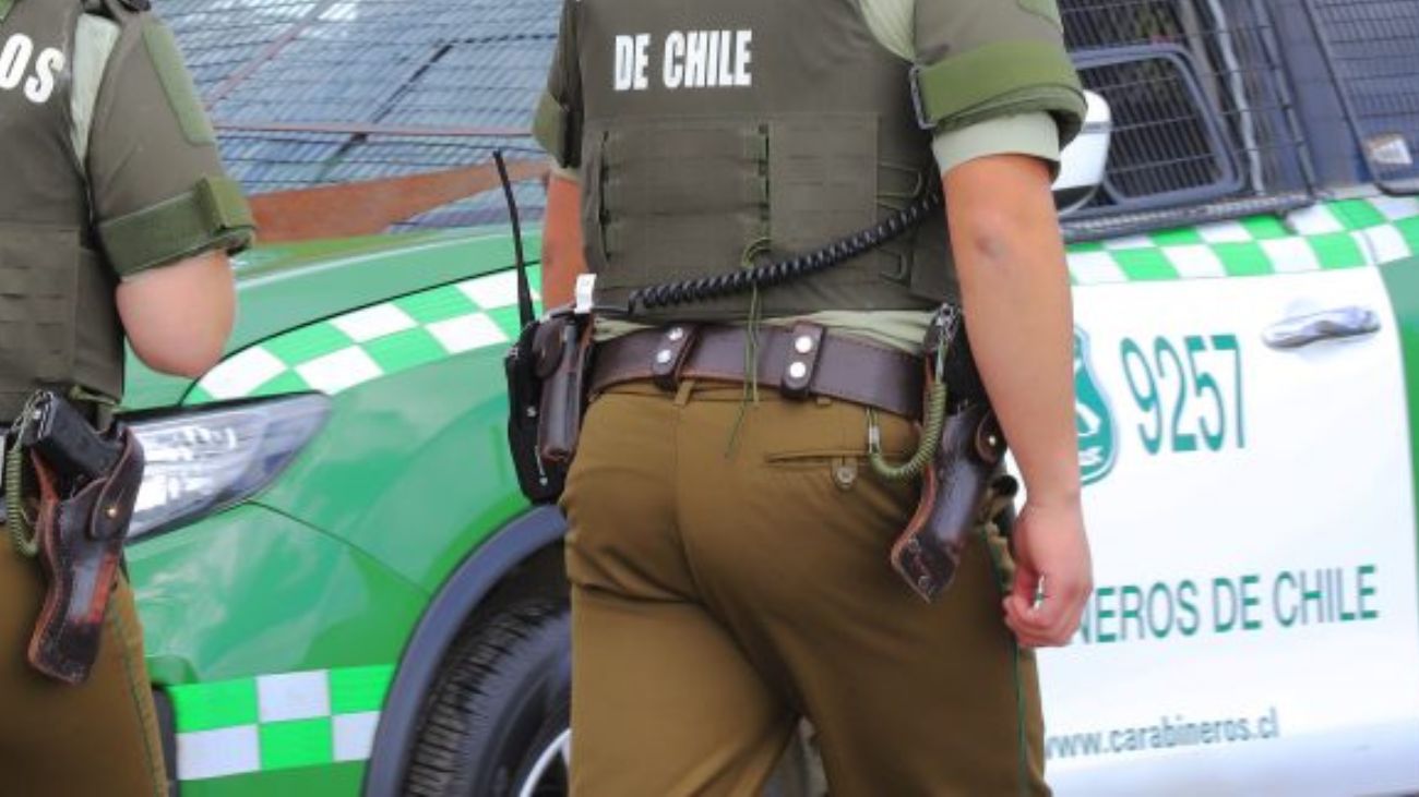 Hombre denuncia a su agresor, quien es detenido por Carabineros Hombre denuncia a su agresor, quien es detenido por Carabineros