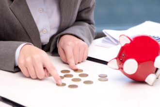 Avon y Esprit se declaran en quiebra: Impacto en la industria de belleza y moda