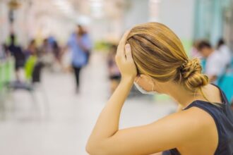 Más de 2,8 millones de personas esperan atención médica en Chile