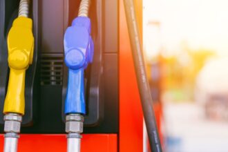 Nuevo aumento en el precio de las bencinas afecta a los automovilistas