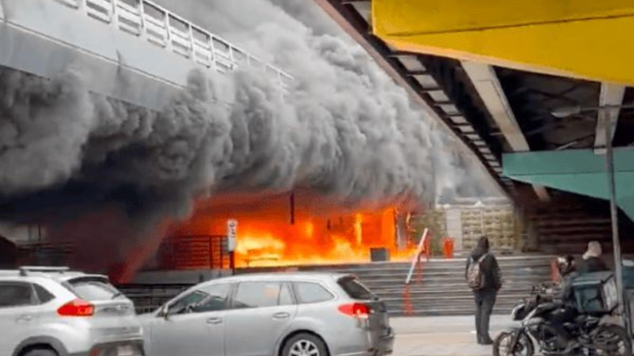 Incendio en estación Escuela Militar del Metro: Bomberos controlan siniestro Incendio en estación Escuela Militar del Metro: Bomberos controlan siniestro