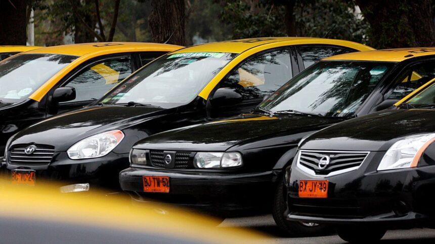 Taxistas se someten a fiscalización para obtener sello distintivo de seguridad