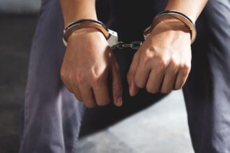 Hombre condenado a 18 años de prisión por femicidio, parricidio e incendio calificado