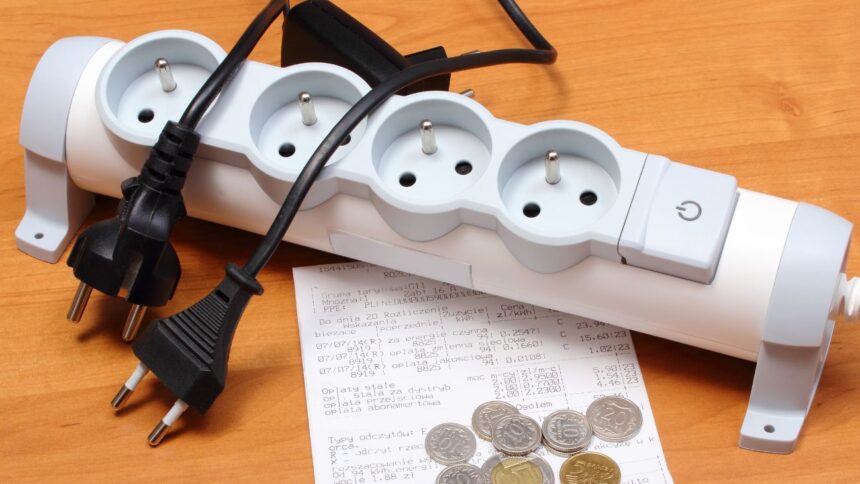 Fuerte alza en cuentas de la luz en Chile: ¿Cuánto subirán en octubre?