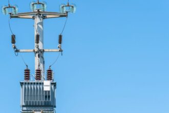 Compensaciones por cortes de electricidad: Sernac y empresas trabajan juntos