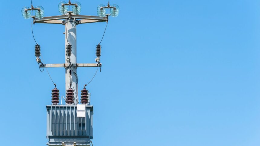 Compensaciones por cortes de electricidad: Sernac y empresas trabajan juntos