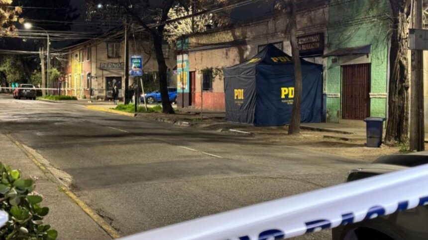 Dos asaltantes mueren abatidos por detectives de la PDI en Santiago