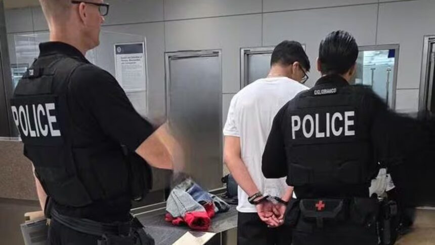 Arrestan a chileno en aeropuerto de Los Ángeles por relación inapropiada en línea con menor, Roblox