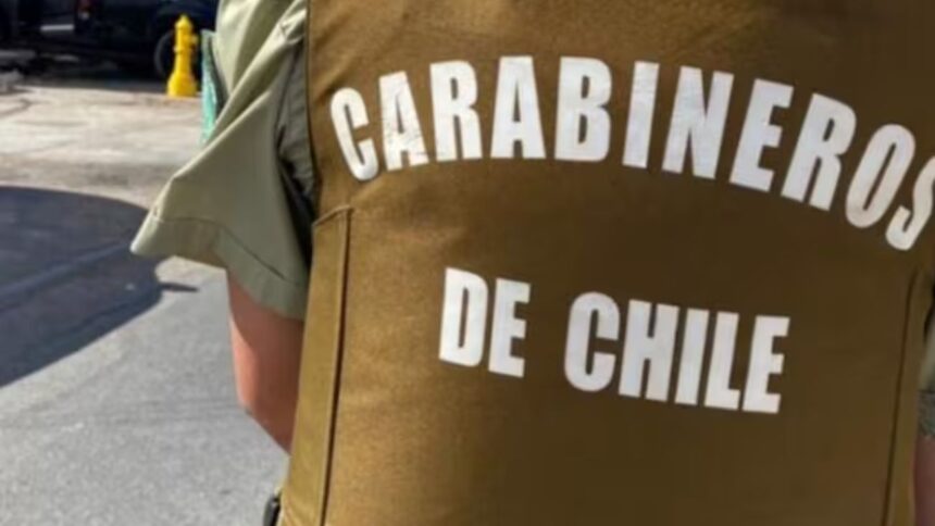 Mujer es asaltada junto a su bebé en un coche en Santiago