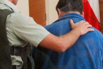 Madre entrega a su hijo a Carabineros por quebrantar medida cautelar en Punta Arenas